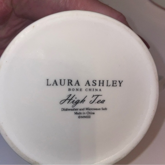 Laura Ashley Home “High Tea” 5 piece Bone China Tea Set - Picture 6 of 7